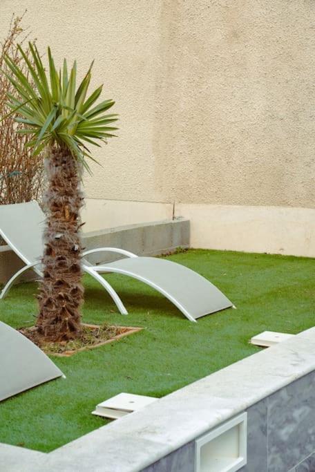 Apartamento La Perle Rose Only Women Femmes Uniquement Vénissieux Exterior foto